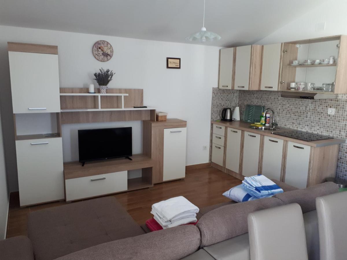 Apartmani Andrea Karlobag Extérieur photo