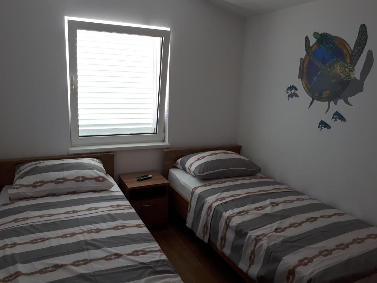 Apartmani Andrea Karlobag Extérieur photo