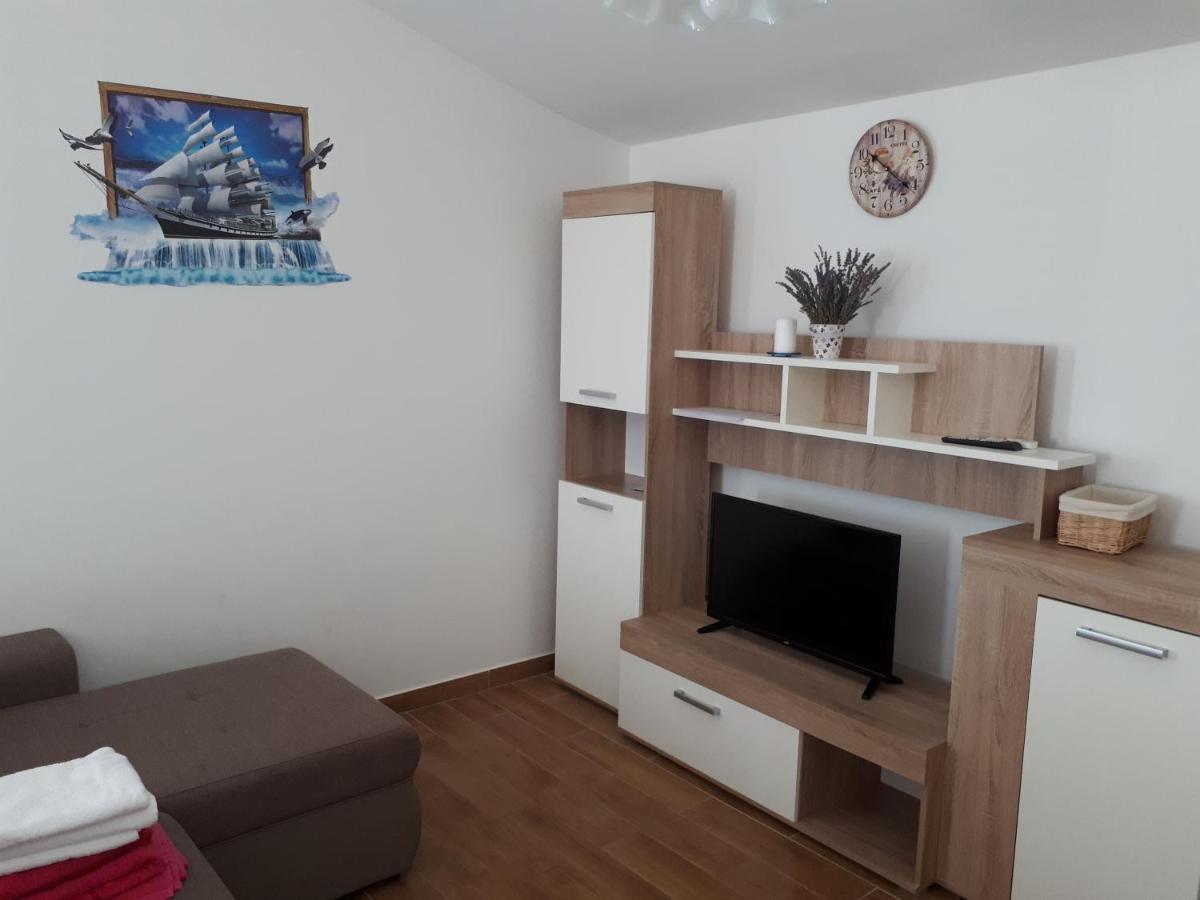 Apartmani Andrea Karlobag Extérieur photo