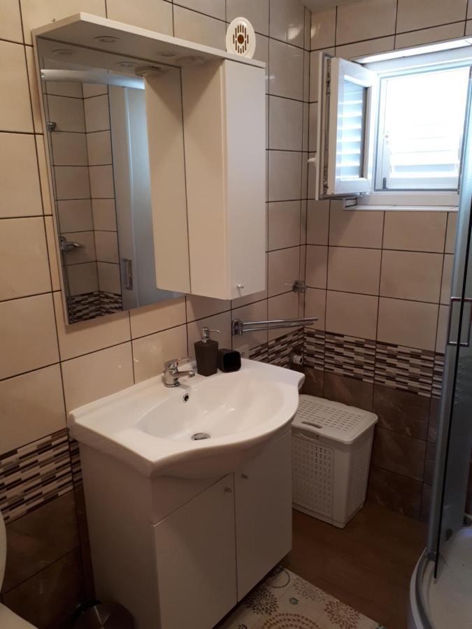 Apartmani Andrea Karlobag Extérieur photo