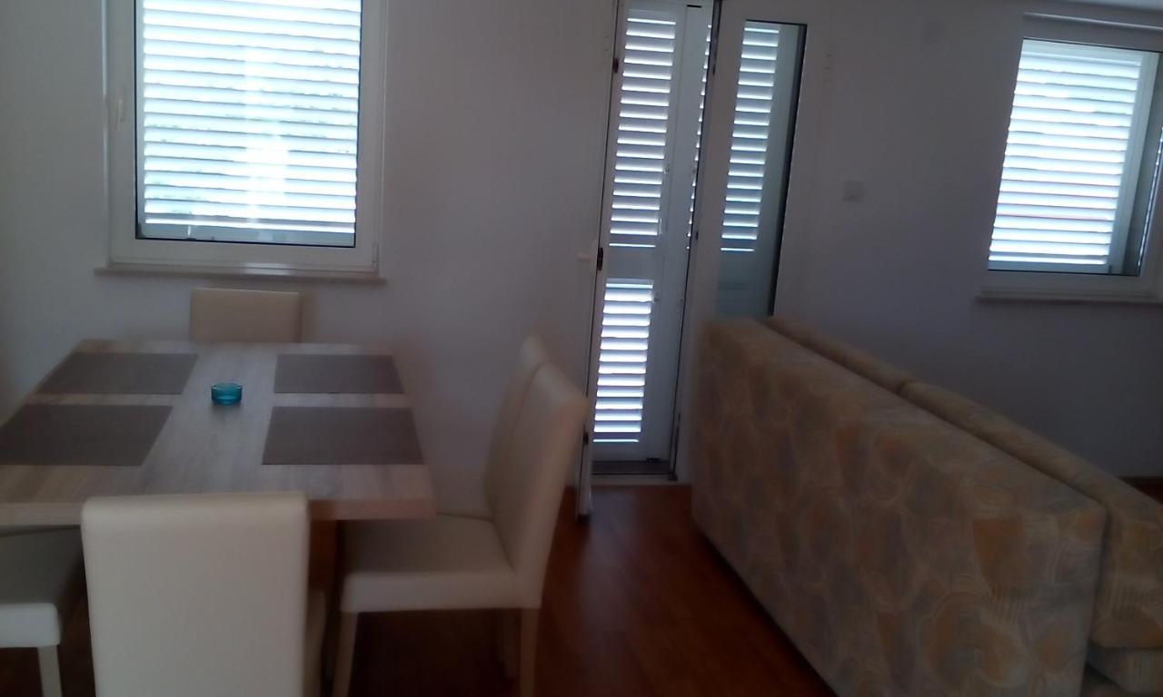 Apartmani Andrea Karlobag Extérieur photo
