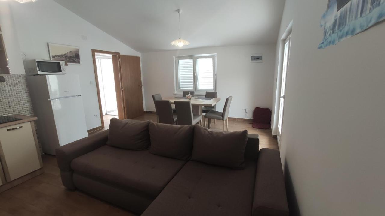 Apartmani Andrea Karlobag Extérieur photo