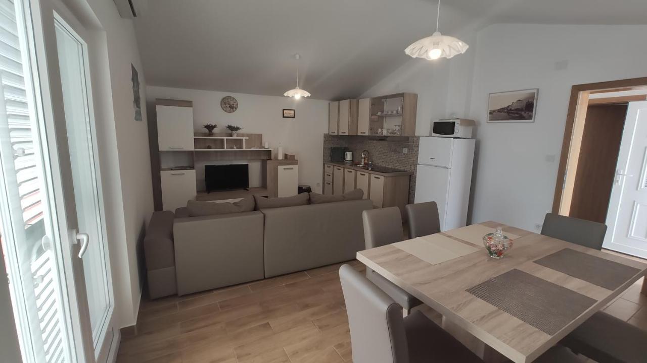 Apartmani Andrea Karlobag Extérieur photo