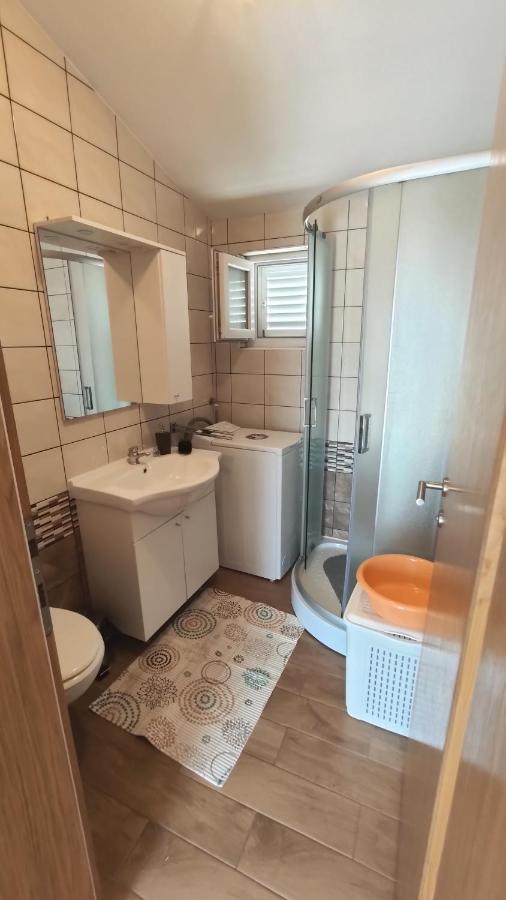 Apartmani Andrea Karlobag Extérieur photo
