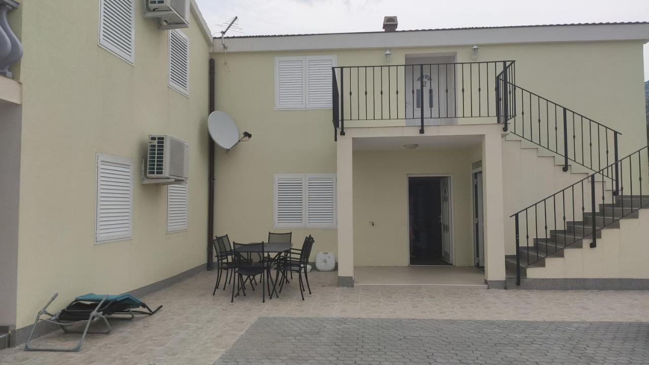 Apartmani Andrea Karlobag Extérieur photo