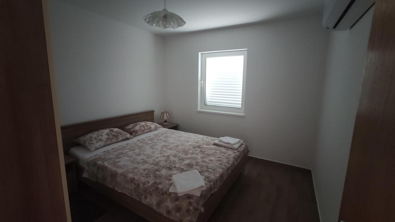 Apartmani Andrea Karlobag Extérieur photo