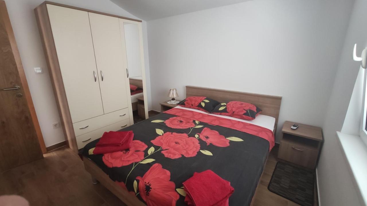 Apartmani Andrea Karlobag Extérieur photo