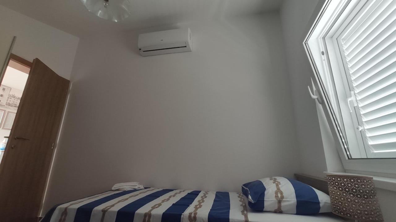 Apartmani Andrea Karlobag Extérieur photo