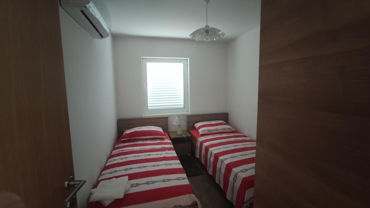 Apartmani Andrea Karlobag Extérieur photo