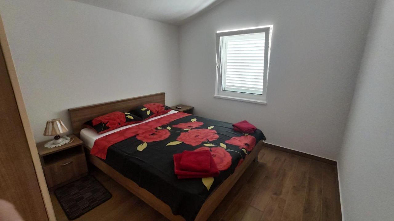 Apartmani Andrea Karlobag Extérieur photo