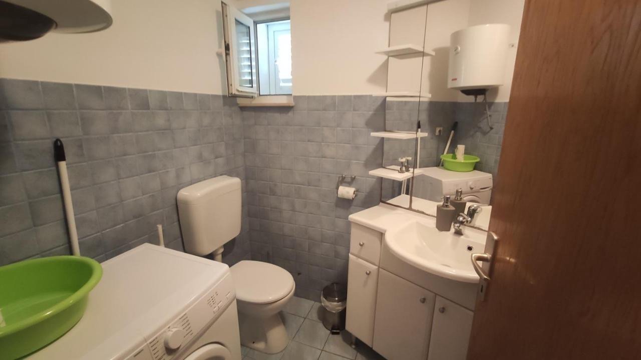 Apartmani Andrea Karlobag Extérieur photo