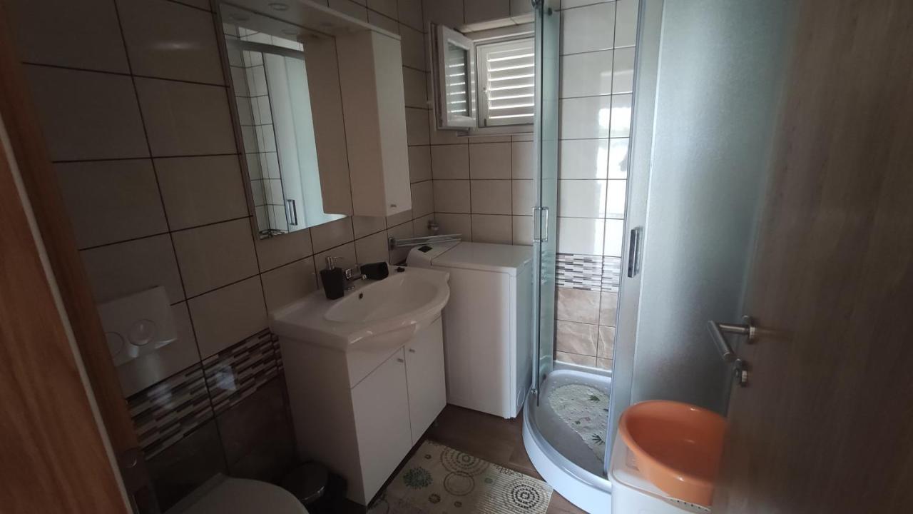Apartmani Andrea Karlobag Extérieur photo