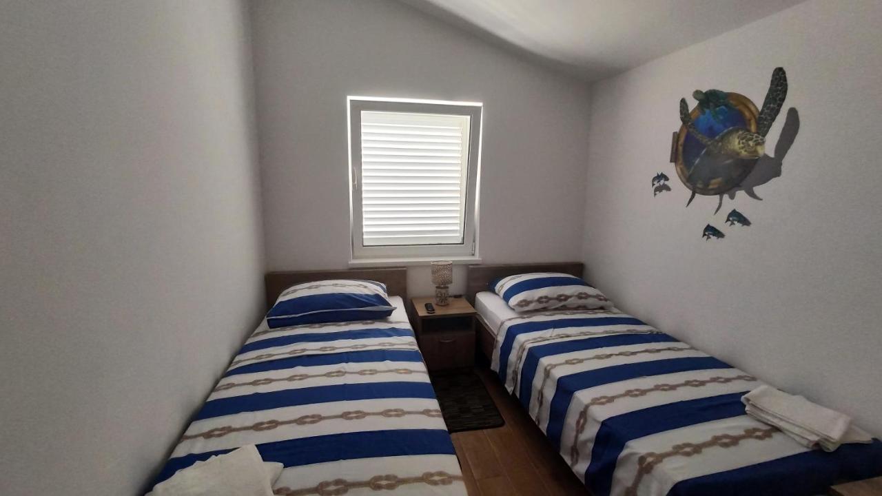 Apartmani Andrea Karlobag Extérieur photo